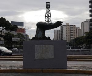 epa07331916 View of the headquarters of the state-owned oil and natural gas company Petroleos de Venezuela (Pdvsa), in Caracas, Venezuela, 30 January 2019. US Government  on 28 January announced sanctions against Pdvsa and its subsidiary in the US, Citgo, which affects actives valued in 7,000 million dollars. According to reports, President Trump said on 30 January that Venezuelan President Nicolas Maduro is 'willing to negotiate' with the opposition thanks 'to the US sanctions' to the oil incomes, and recommended US citizens not to travel to Venezuela 'until further notice'.  EPA/MIGUEL GUTIERREZ