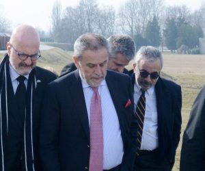 Bandić sa suradnicima posjetio Spomen-područje Jasenovac i romsko groblje Uštica  20.02.2019., Jasenovac, Ustica - Zagrebacki gradonacelnik Milan Bandic sa suradnicima je posjetio Spomen-podrucje Jasenovac i romsko groblje Ustica. Uz zagrebacko izaslanstvo Jasenovac su posjetili i rabin Zidovske vjerske zajednice BET Israel Kotel Da-Don, izvrsna direktorica Festivala tolerancije Natasa Popovic te veleposlanik Izraela u Republici Hrvatskoj NJ.E. Ilan Mor. Photo: Nikola Cutuk/PIXSELL