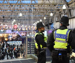 epa07415720 Police at Waterloo Station in London, Britain, 05 March 2019. According to news reports explosive devices have been found by police at three different locations across London.  EPA/ANDY RAIN