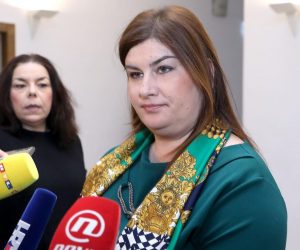 Zagreb: Ministrica Žalac o Mercedesu koji je, kako tvrdi, od njenih roditelja 20.03.2019., Zagreb - Ministrica Gabrijela Zalac komentirala je u Saboru pisanje medija o novom automobilu marke Mercedes koji je pakiran u njenom dvoristu. 
Photo: Patrik Macek/PIXSELL