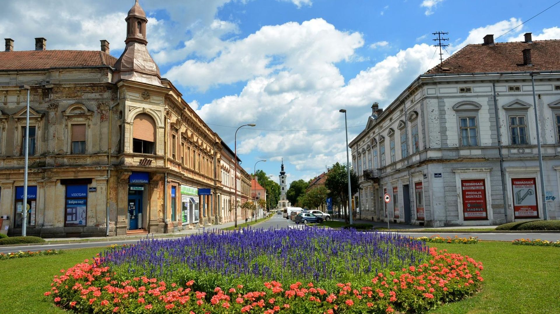 18.07.2016., Bjelovar - Srediste grada u ljetnom ruhu. Trg hrvatskih branitelja. 
Photo: Damir Spehar/PIXSELL