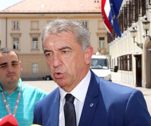 13.06.2019., Zagreb - Zupan Darko Milinovic dosao je u Banske dvore na razgovor s premijerom o isplati placa u Licko senjskoj zupaniji. Photo: Patrik Macek/PIXSELL