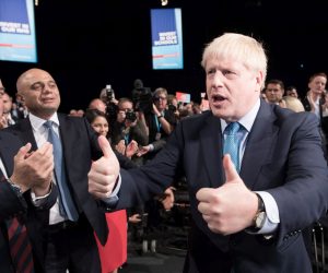 epa07889390 Prime Minister Boris Johnson, gives a thumbs up after delivering his speech during the Conservative Party Conference at the Manchester Convention Centre, Britain, 02 October 2019.  EPA/STEFAN ROUSSEAU / POOL