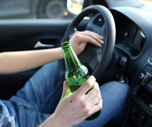 Alkoholizirani vozač 19.02.2019., Karlovac - Alkoholizirani vozac, konzumiranje alkohola u automobilu.
Photo: Kristina Stedul Fabac/PIXSELL