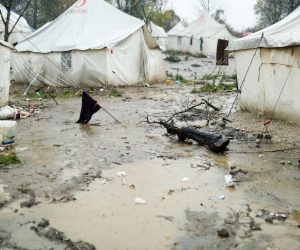 12.11.2019., Bihac, Bosna i Hercegovina - Kisa koja pada gotovo cijeli dan skoro je unistila kamp Vucjak u kojem trenutno boravi oko 1000 migranata. Taj broj se stalno povecava jer nove migrante policija konstantno dovodi u kamp.
Photo: Armin Durgut/PIXSELL