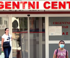 epa08562234 People arrive at the hospital to be tested for coronavirus in Sarajevo, Bosnia and Herzegovina, 23 July 2020. Countries around the world are taking increased measures to stem the widespread of the SARS-CoV-2 coronavirus which causes the Covid-19 disease.  EPA/FEHIM DEMIR