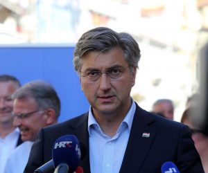 30.06.2020., Rijeka - Predsjednik Hrvatske demokratske zajednice Andrej Plenkovic zajedno s kandidatima s liste HDZ-a za 8. izbornu jedinicu druzio se s gradjanima i simpatizerima na Korzu.
Photo: Goran Kovacic/PIXSELL