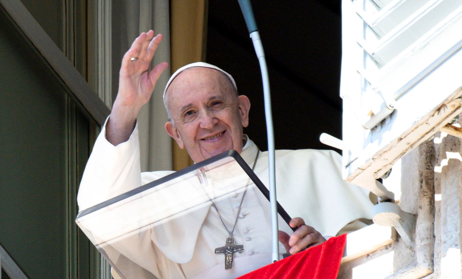 epa08654128 A handout picture provided by the Vatican Media shows Pope Francis during the Angelus prayer, Vatican City, 08 September 2020.  EPA/VATICAN MEDIA HANDOUT  HANDOUT EDITORIAL USE ONLY/NO SALES