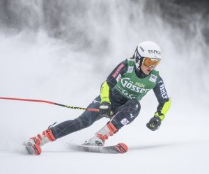 epa08907512 Zrinka Ljutic of Croatia in action during the first run of the Women's Giant Slalom race at the FIS Alpine Skiing World Cup in Semmering, Austria, 28 December 2020.  EPA/CHRISTIAN BRUNA