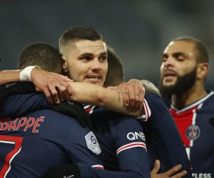 epa08929364 Paris Saint Germain's Mauro Icardi celebrates after scoring during the French Ligue 1 soccer match between PSG and Brest at the Parc des Princes stadium in Pa?ris, France, 09 January 2021.  EPA/YOAN VALAT