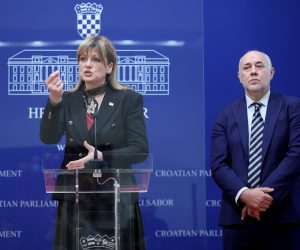 07.01.2021., Zagreb - Saborska zastupnica Karolina Vidovic Kristo i zastupnik Milan Vrkljan odrzali su konferenciju za medije u Hrvatskom saboru. Photo: Marko Prpic/PIXSELL