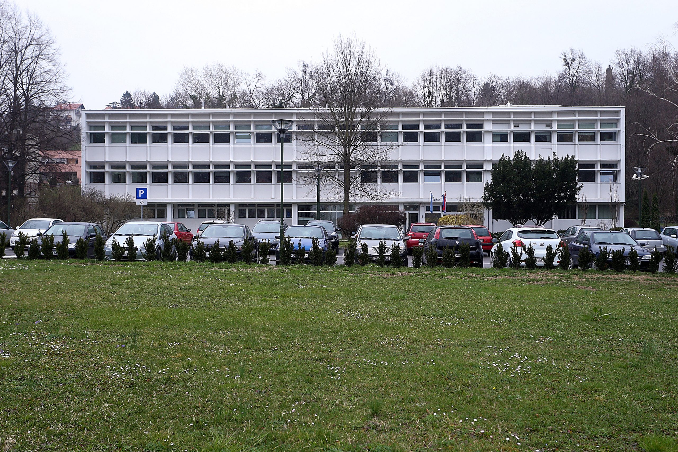 25.03.2015., Zagreb - Protestna akcija Radnicke fronte protiv privatizacije Imunoloskog zavoda ispred HALMED-a. 
Photo: Goran Stanzl/PIXSELL