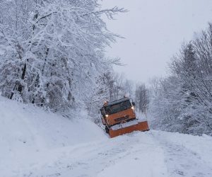 14.03.2021. Zagreb - Snijeg koji je napadao zadao je gradjanima  probleme 

Photo: Bruno Fantulin/PIXSELL