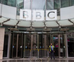 epa09217555 A view of the BBC Broadcasting House offices in London, Britain, 21 May 2021. Media reports that an independent inquiry has found Martin Bashir faked documents for his 1995 BBC interview with Diana, the Princess of Wales.  EPA/VICKIE FLORES