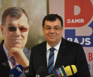 17.05.2021., Bjelovar - Damir Bajs odrzao konferenciju za medije s osvrtom na izbore i zanemarivu prednost za drugi krug u odnosu na protukandidata iz HDZ-a. Naime, Marko Marusic, kandidat HDZ-a za zupana Bjelovarsko-bilogorske zupanije veliko je iznenadjenje lokalnih izbora jer za drugi krug vodi mrtvu trku sa aktualnim zupanom Damirom Bajsom. Vecinu izborne veceri Marusic je vodio, no nakon 100 % obradjenih glasova Bajs je presao u minimalno vodstvo, Marusic (36,63%) i Bajs (38,55 %). 
Photo:Damir Spehar/PIXSELL