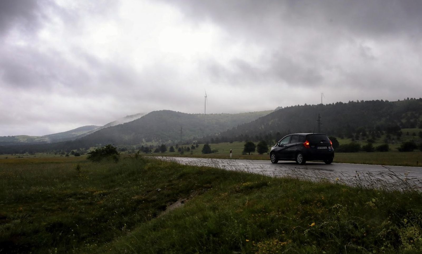 05.06.2020.Gracac- Reportaza iz opcine Gracac. Pasnjaci i vjetroelektrane u Velikoj Popini.
Photo: Boris Scitar/Vecernji list/PIXSELL