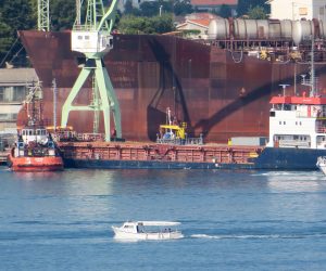 18.06.2018., Trogir - Teretni brod Haksa dotegljen je u remontno brodogradiliste. Turski teretni brod "Haksa", dugacak 85 metara  dozivio je havariju u arhipelagu otoka Jabuka u nedjelju rano ujutro zbog prodora mora u strojarnicu. Photo: Ivo Cagalj/PIXSELL