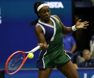 epa09441930 Sloane Stephens of the US hits a return to Coco Gauff of the US during their match on the third day of the US Open Tennis Championships the USTA National Tennis Center in Flushing Meadows, New York, USA, 01 September 2021. The US Open runs from 30 August through 12 September.  EPA/JASON SZENES