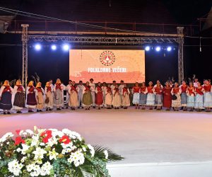 Vinkovci, 10.09.2021. - 56. Vinkovačke jeseni počele otvorenjem folklornih večeri i nastupom prvih KUD-ova. Na fotografiji KUD Slavko Janković, Šiškovci.
foto HINA/ ml