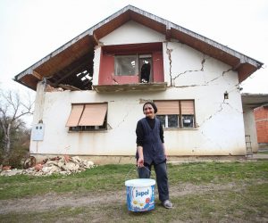 30.03.2021., Glina - Reportaza ljudi sa Banovine kojima su u potresima stradale kuce, i zive bez pitke vode. Photo: Matija Habljak/PIXSELL