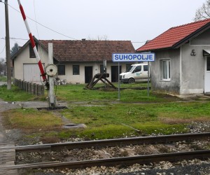 12.12.2019., Suhopolje - Prometna nesreca u kojoj je vozac mopeda pado pod vlak. Photo: Damir Spehar/PIXSELL