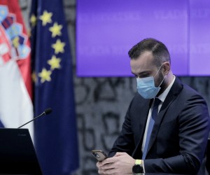 Zagreb,7.02.2022 -Održana je sjednica Gospodarsko-socijalnog vijeća (GSV) na kojoj su socijalni partneri raspravljali o povratu sindikalne imovine, internacionalizaciji hrvatskog obrazovanja s naglaskom na visoko obrazovanje te procesu programiranja ERDF-a i ESF+ za razdoblje 2021. – 2027.Na slici Josip Aladrović.foto HINA/ Tomislav Pavlek/ tp