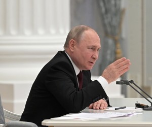 epa09775870 Russian President Vladimir Putin chairs a meeting with members of Russia's Security Council in the Kremlin in Moscow, Russia, 21 February 2022.  EPA/ALEXEI NIKOLSKY / KREMLIN POOL / SPUTNIK MANDATORY CREDIT