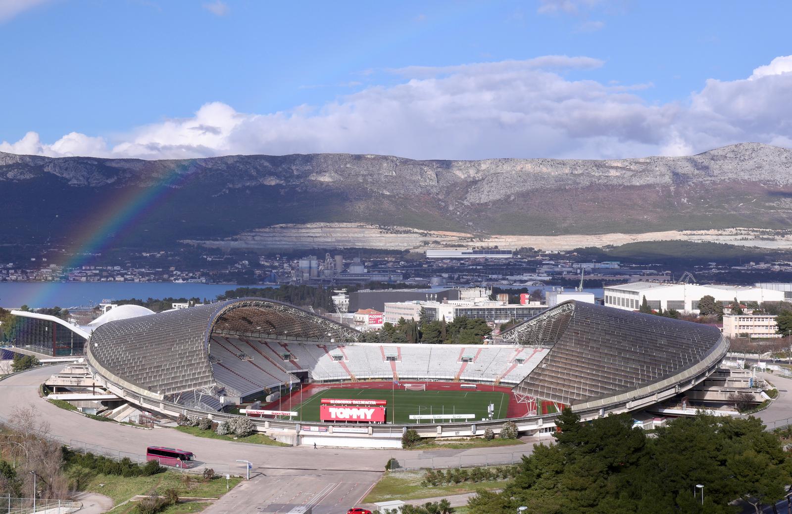 16.02.2022., Split - Stadion na Poljudu zbog kratkotrajne kise na trenutak uljepsala duga. Photo: Ivo Cagalj/PIXSELL