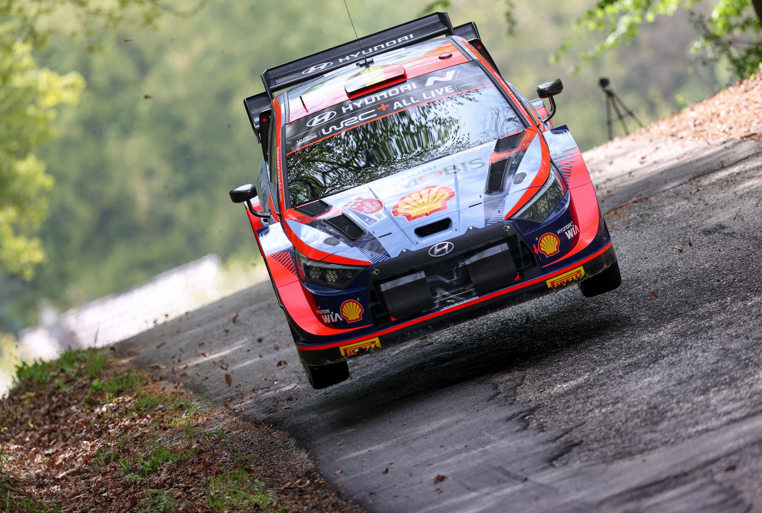 Okić, 21.04.2022 - Thierry Neuville iz Belgije i njegov suvozač Martijn Wydaeghe iz Belgije u njihovom Hyundai i20 N Rally 1 automobilu tijekom shakedown utrke WRC Croatia Rally 2022 u blizini Okića.
foto HINA/ Damir SENČAR/ ds