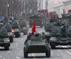 epa09914716 Russian heavy weapons at Tverskaya street during the rehearsal of the Victory Day parade in Moscow, Russia, 28 April 2022. Victory Day is held annually on 09 May and marks the defeat of Nazi Germany in 1945.  EPA/YURI KOCHETKOV