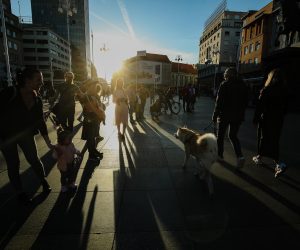 12.04.2022., Zagreb - Trg bana Josipa Jelacica. Gradska svakodnevica u sredistu grada. Predivno zagrebacko poslijepodne u sredistu grada uljepsala je Dora Pletikosa koja je svojim glasom pridonjela sve boljem raspolozenju gradjana.  Photo: Sanjin Strukic/PIXSELL