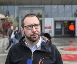 22.04.2022., Zagreb - Zbog dojave o bombi evakuiran Arena centar. Medijima se nakon evakuacije obratio gradonacelnik Tomislav Tomasevic. Photo: Zeljko Lukunic/PIXSELL