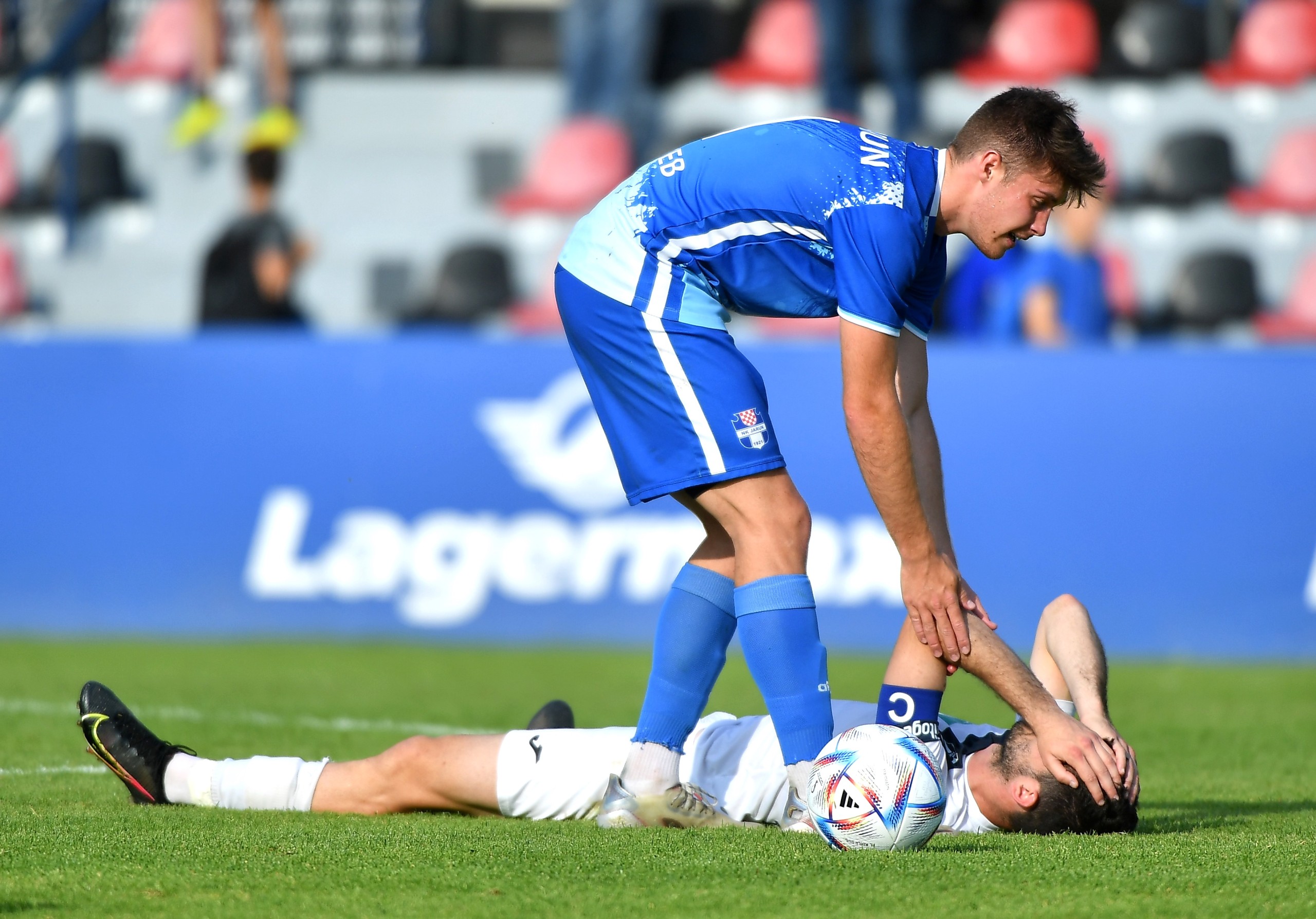 13.05.2022., Zagreb - Druga HNL, NK Jarun - NK Rudes. Tuzni igraci Rudesa nakon nerijesenog rezultata nemaju vise sanse za ulazak u prvu ligu. Robert Cosic
   Photo: Marko Lukunic/PIXSELL