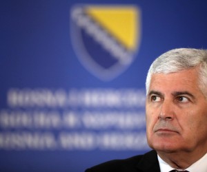 27.04.2022., Sarajevo, Bosna i Hercegovina - Izjava Dragana Covica nakon hitne sjednice Doma naroda Parlamentarne skupstine Bosne i Hercegovine.
 Photo: Armin Durgut/PIXSELL