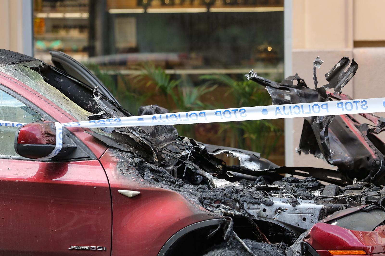 30.04.2022., Zagreb - Pozar automobila marke BMW u Marticevoj ulici. Policijski ocevid je u tijeku.  Photo: Luka Stanzl/PIXSELL