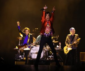 epa09990679 The Rolling Stones' Ronnie Wood (L), Mick Jagger (C), and Keith Richards (R) perform on stage during the band's concert at Wanda Metropolitano stadium in Madrid, Spain, 01 June 2022, as a kick-off of their 'SIXTY' European Tour.  EPA/JUANJO MARTIN