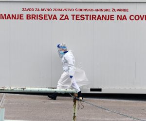 01.03.2022., Sibenik - Svakoga dana sve je manje oboljelih od koronavirusa pa je i pritisak na punktovima testiranja puno manji a redova skoro vise pa i da nema.
 Photo: Hrvoje Jelavic/PIXSELL