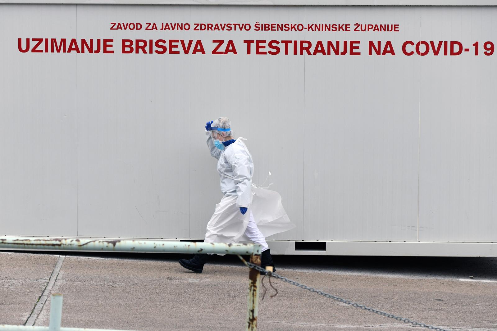 01.03.2022., Sibenik - Svakoga dana sve je manje oboljelih od koronavirusa pa je i pritisak na punktovima testiranja puno manji a redova skoro vise pa i da nema.
 Photo: Hrvoje Jelavic/PIXSELL