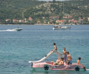 14.06.2019., Biograd na Moru - Plaza Soline u Biogradu na Moru puna je domacih i stranih gostiju. rPhoto: Dino Stanin/PIXSELL