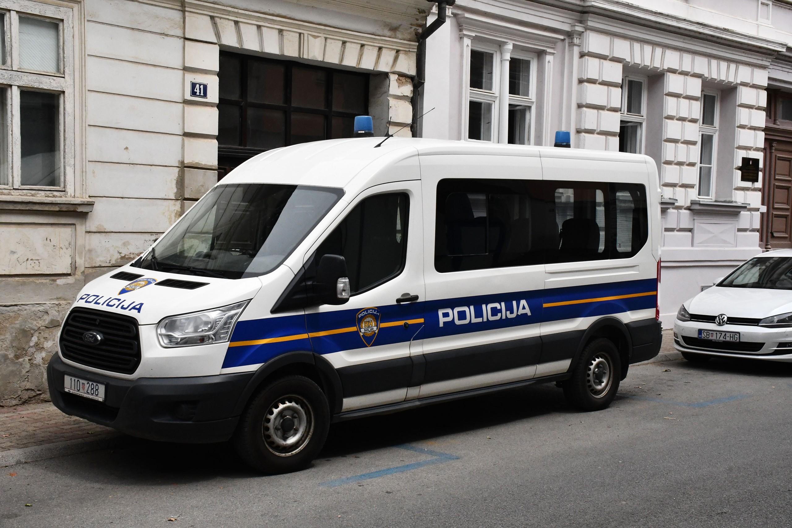 26.07.2021., Slavonski Brod - Vozac autobusa koji je skrivio prometnu nesrecu na autocesti A3 kod Slavonskog Broda dovezen je u pratnji policije u 13 sati u Zupanijsko drzavno odvjetnistvo. Photo: Ivica Galovic/PIXSELL