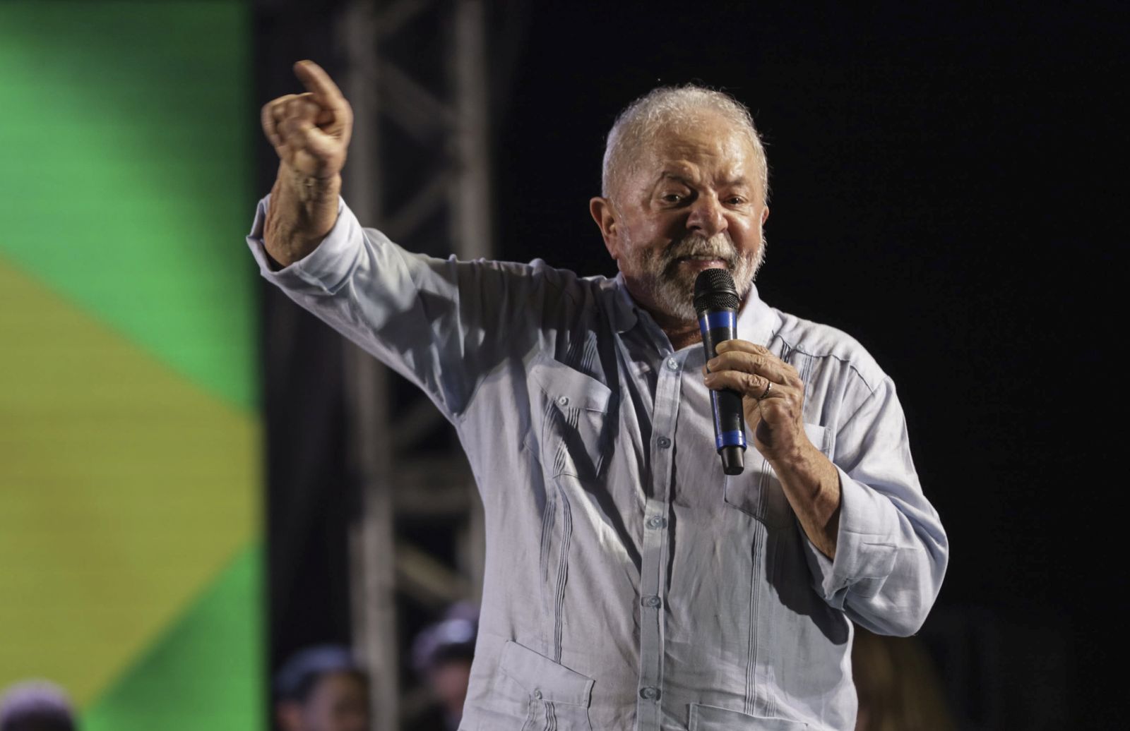 epa10151395 Former Brazilian president and presidential candidate Luiz Inacio Lula da Silva speaks during a campaign event, in Manaus, Amazonas state, Brazil, 31 August 2022.  EPA/Bruno Zanardo