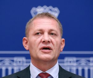 20.09.2022., Zagreb - Na konferenciji za medije odrzanoj u Saboru zastupnik Kreso Beljak govorio je o temi "Upozorenje Vladi na vec pripremljenu pljacku od 2,5 milijarde kn u jednom drzavnom poduzecu u 100%-tnom vlasnistvu drzave i pod izravnom kontrolom Vlade RH".
 Photo: Patrik Macek/PIXSELL