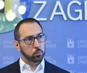 23.8.2022., Zagreb - U Gradskom poglavarstvu odrzana je redovita konferencija za medije. Na konferenciji su na novinarska pitanja odgovarali zagrebacki gradonacelnik Tomislav Tomasevic, te njegovi zamjenici DanijelaDolenec i Luka Korlaet. Photo: Davorin Visnjic/PIXSELL