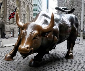 FILE PHOTO: The Charging Bull or Wall Street Bull is pictured in the Manhattan borough of New York City, New York, U.S., January 16, 2019. REUTERS/Carlo Allegri/File Photo/File Photo/File Photo Photo: CARLO ALLEGRI/REUTERS