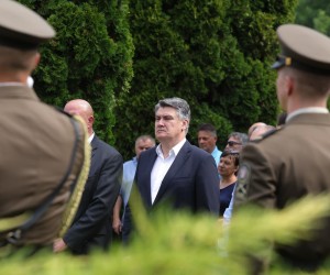 05.07.2022., Vukovar - Predsjednik Republike i vrhovni zapovjednik Oruzanih snaga Republike Hrvatske, Zoran Milanovic polozio je vijenac na grob pukovnika HV-a Marka Babica na Memorijalnom groblju zrtava iz Domovinskog rata u Vukovaru. Photo: Dubravka Petric/PIXSELL