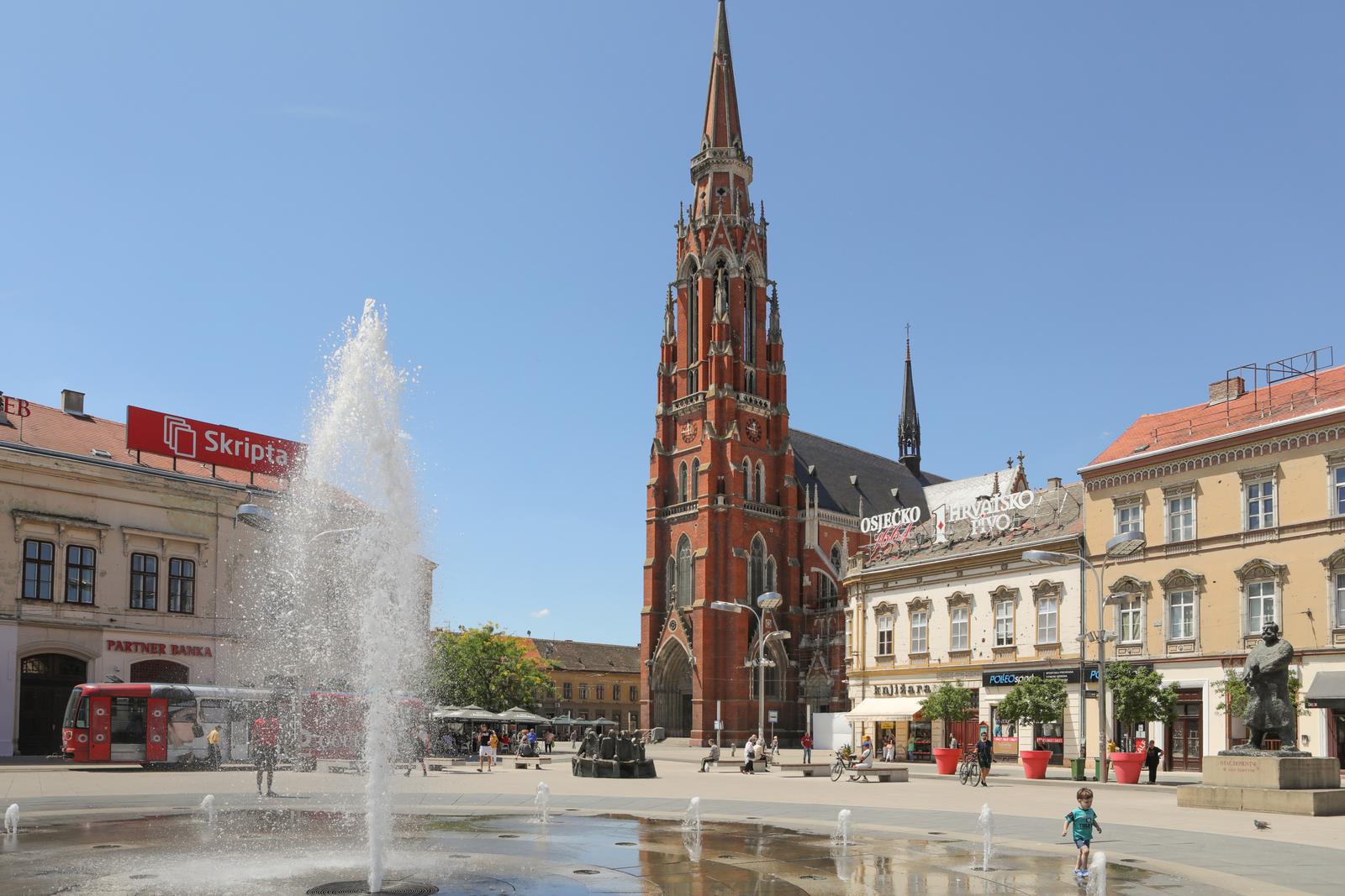 13.07.2022., Osijek - Ljeto na osjeckim ulicama.  Photo: Dubravka Petric/PIXSELL