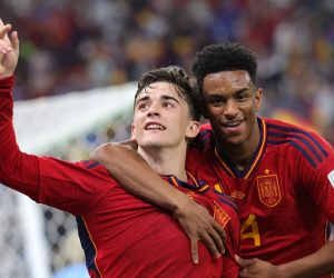 epa10323355 Gavi (L) of Spain celebrates scoring the 5-0 lead during the FIFA World Cup 2022 group E soccer match between Spain and Costa Rica at Al Thumama Stadium in Doha, Qatar, 23 November 2022.  EPA/Abir Sultan