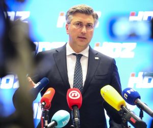 21.3.2022., Zagreb - Zajednicka sjednica Predsjednistva i Nacionalnog vijeca HDZ-a nakon koje je izjave za medije dao premijer Andrej Plenkovic.
 Photo: Marin Tironi/PIXSELL