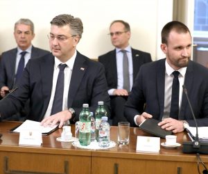 16.01.2023., Zagreb - Na 26. sjednici Odbor za regionalni razvoj i fondove Europske unije raspravlja o prijedlogu za izglasavanje povjerenja Simi Erlicu za obavljanje duznosti ministra regionalnog razvoja i fondova Europske unije.
. 
 Photo: Patrik Macek/PIXSELL