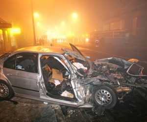 31.12.2006., Zagreb - U prometnoj nesreci na Aveniji Dubrava izmedju tramvaja i automobila dvije osobe su tesko ozlijedjene, a cetiri lakse. Photo: Robert Anic/PIXSELL